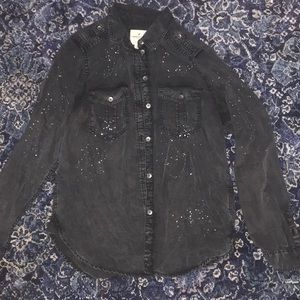 American Eagle gray splatter paint button down